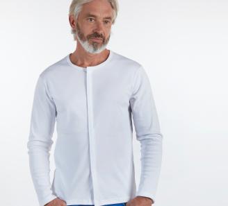 homme en t-shirt blanc avec ouverture devant aimantée